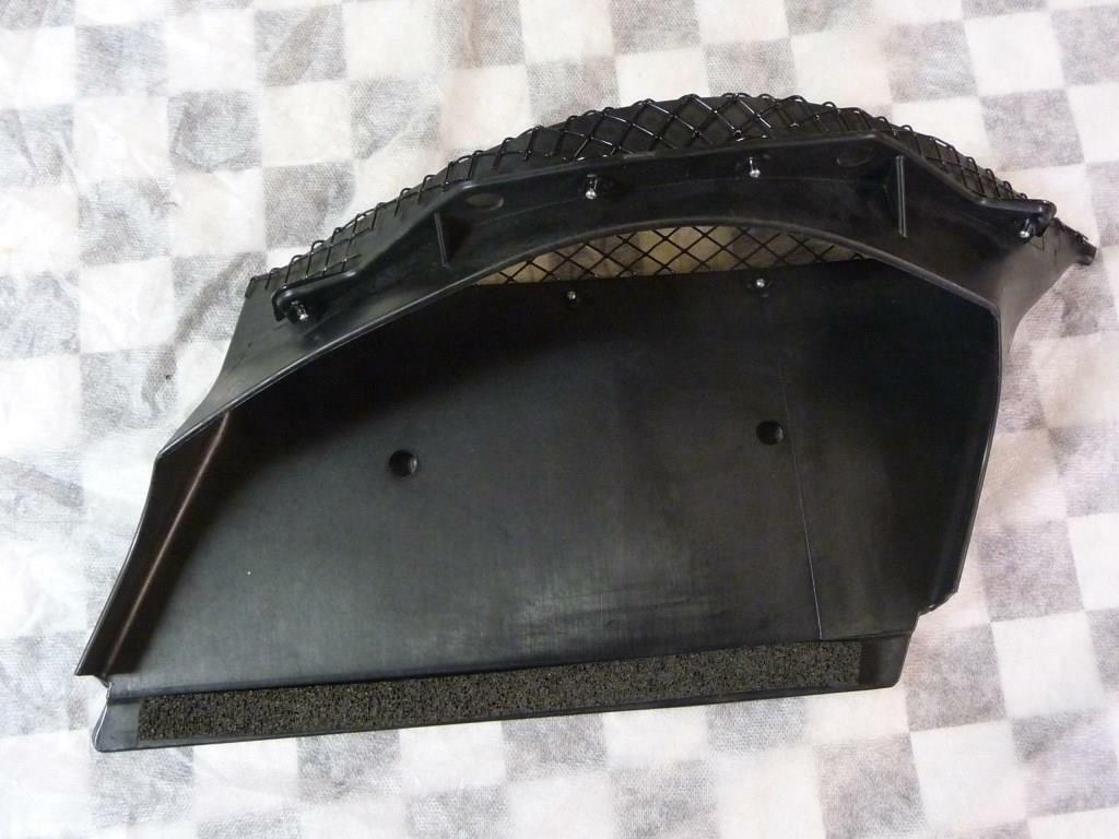 Ferrari 458 Italia Left Rear Under Spoiler 1/4 Panel Grille Air Duct 82954200 OE