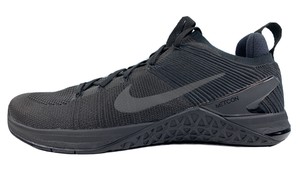 black crossfit shoes