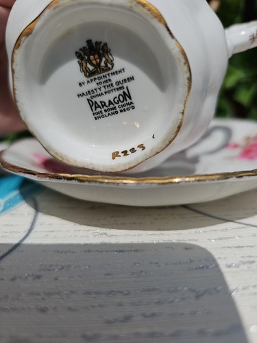 Vintage Paragon Rose R223 Montrose Shape Gold Gilt Rose Coffee Cup Saucer 220ml - Picture 6 of 8