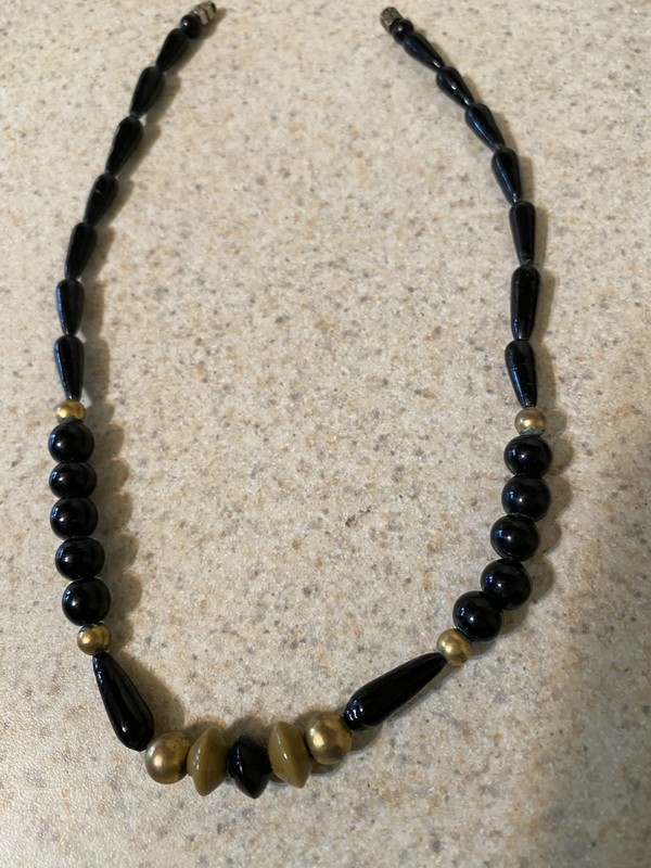 VINTAGE BLACK, TAN & GOLD 16" BEADED NECKLACE W/ BARREL CLASP