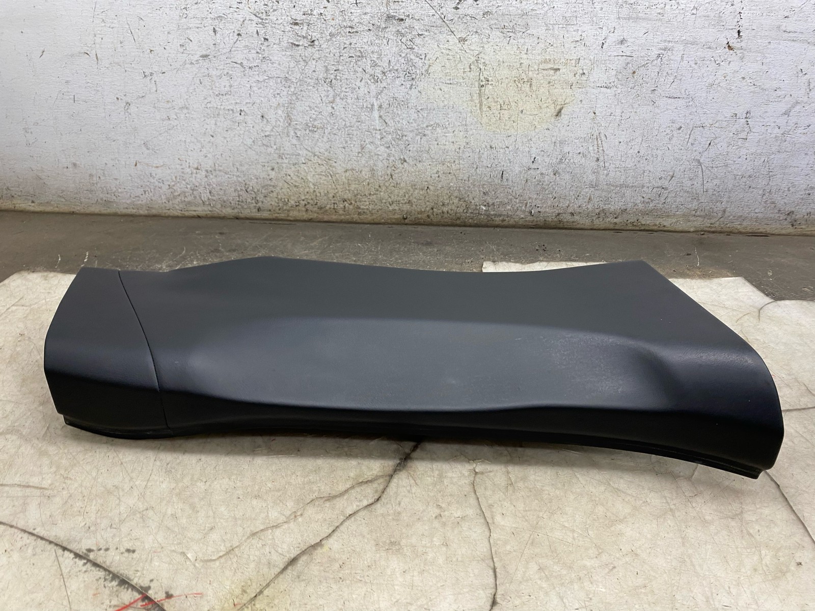 2020-2025 ASTON MARTIN DBX OEM RIGHT LOWER B PILLAR TRIM MY83-403F72-AAW