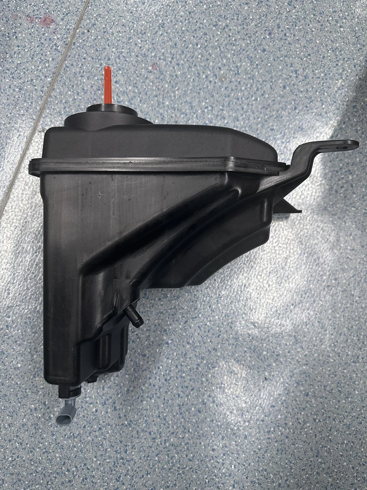 For BMW 325i 328i 335i Coolant Reservoir Overflow Expansion Tank & Sensor & Cap - Image 4 of 4