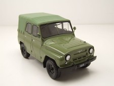 UAZ 469 verde 1975 1/24 scatola bianca WB124263