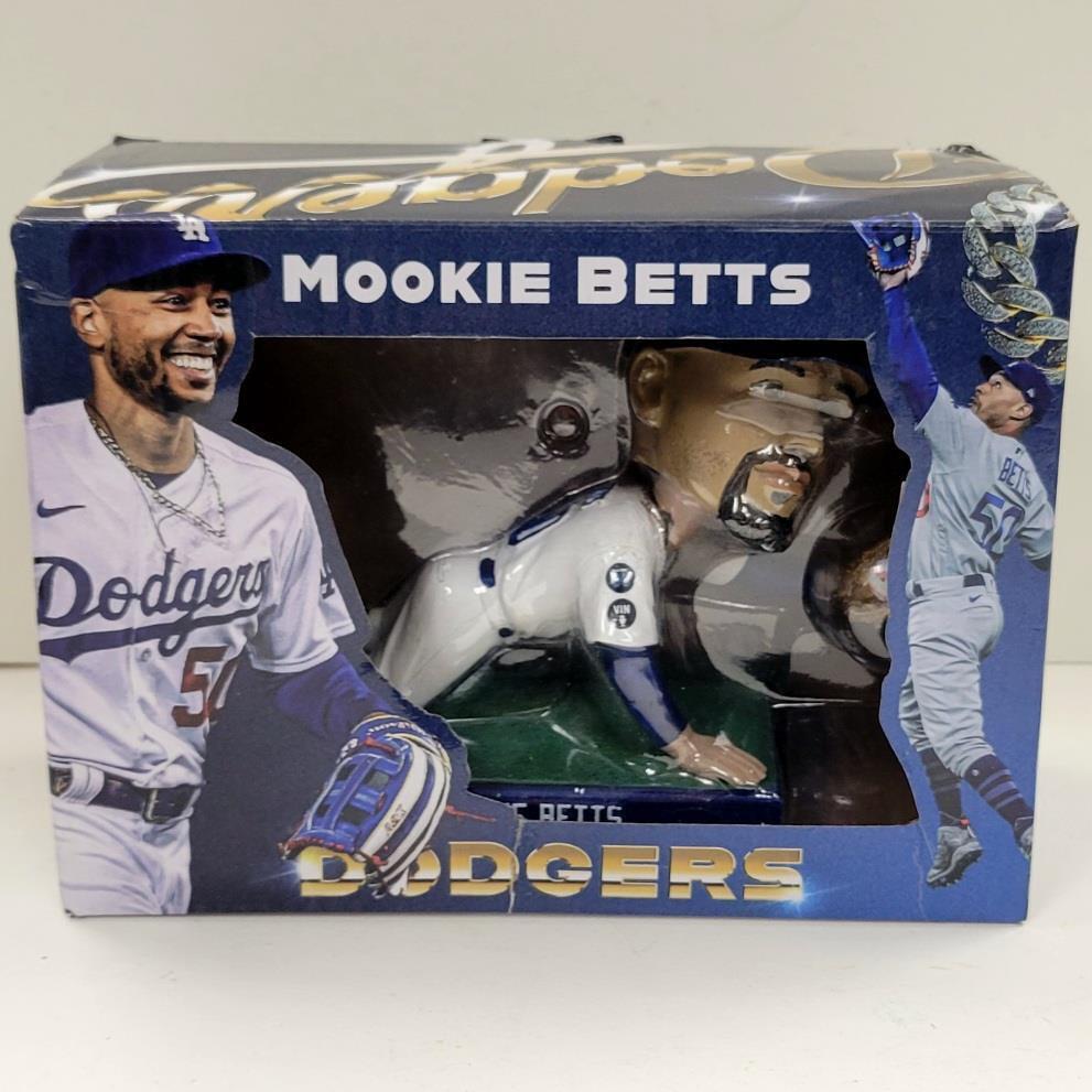 Mookie Betts Los Angeles Dodgers 2023 Gold Glove bobblehead Mookie Betts Los Angeles Dodgers 2023 Gold Glove bobblehead