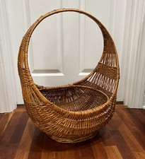 BEAUTIFUL VINTAGE RATTAN / WICKER GONDOLA BASKET, LARGE 26 GREAT CONDITION