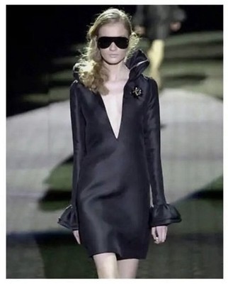 Archival Gucci by Tom Ford FW2000 Runway Black Silk Ruffle Collar