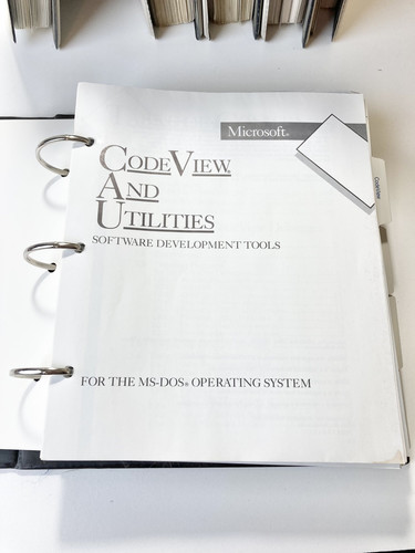 EUC! Microsoft C 5.1 Optimizing Compiler Programming User Guide/References 1987 - Bild 5 von 11