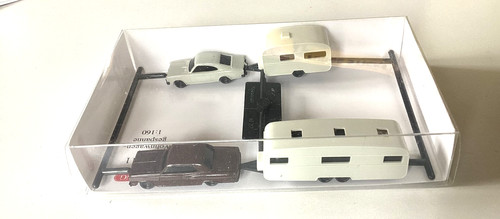 NUEVO N escala Wiking 92211 DOS coches años 60 (1-Chevy y 1-Opel) con remolques cámper | Zustand: New