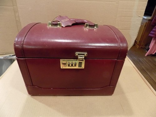Presto Leather Travel Vanity Jewelry, Cosmetics,Toiletries Case Combination Lock