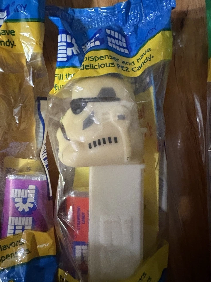 De colección, Darth Vader, C-3PO, Chewbacca, 2Yodas, Storm Trooper, Ewok, Bobafet Foto 2 de 4