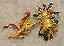 Smithsonian Avon Christmas Cherub Bell Mistletoe Brooch Rhinestones Gold Plated