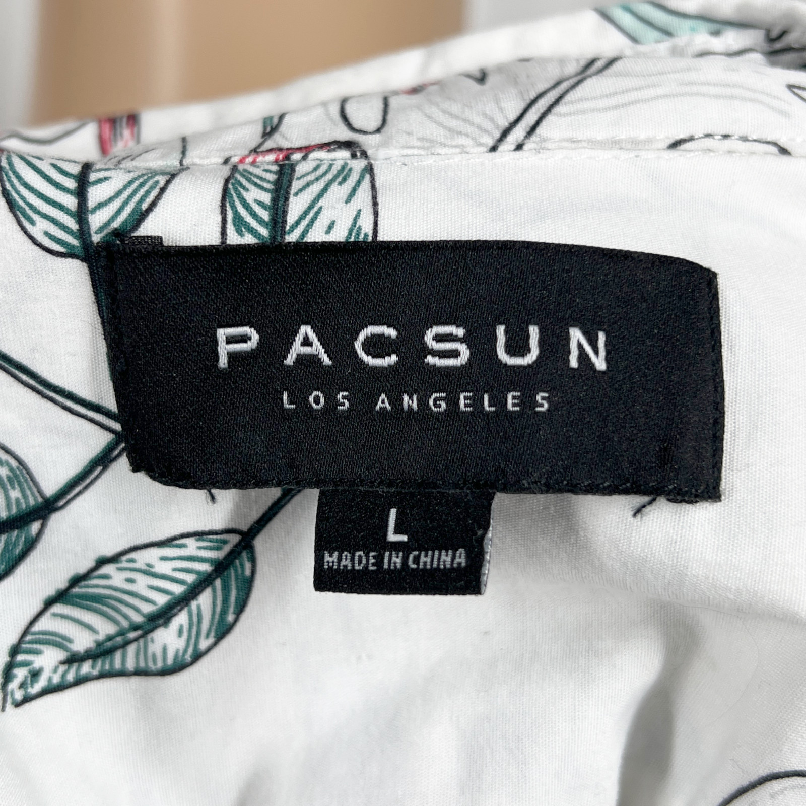 PacSun Men's Large White Tropical Hibiscus Print Short Sleeve Button-Up Shirt