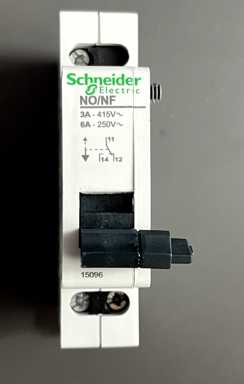 Schneider Electric 15096  Auxiliary Contact NO/NC  6A - 250v