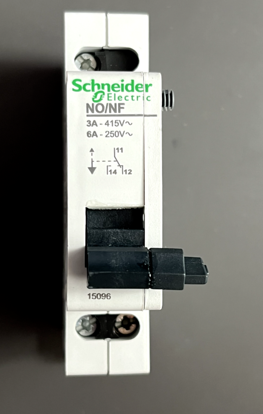 Schneider Electric 15096  Auxiliary Contact NO/NC  6A - 250v