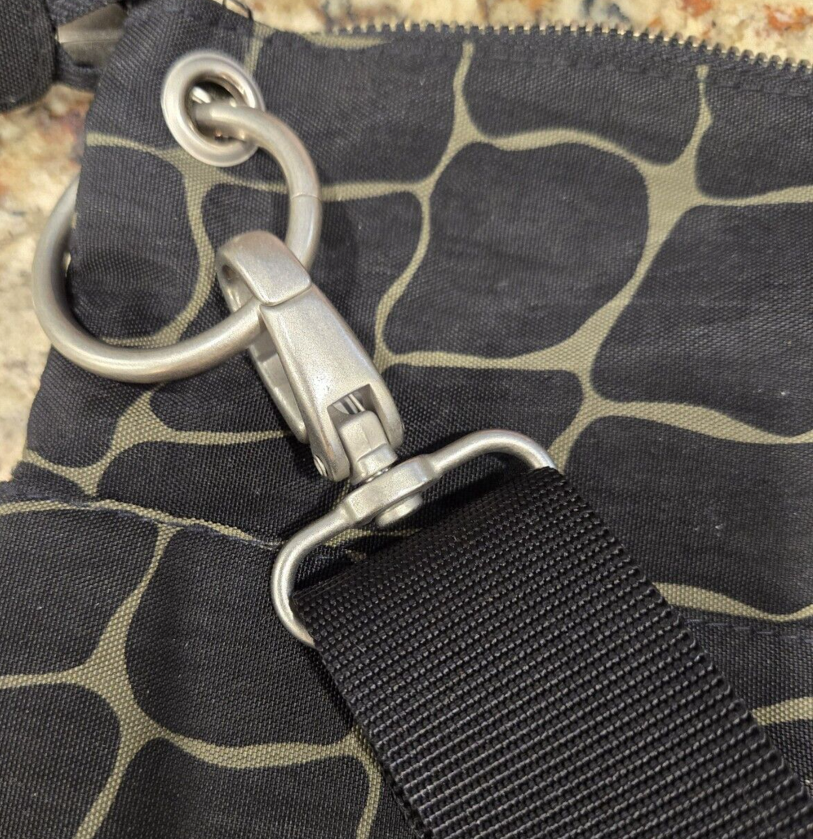 Baggallini Big Sydney Crossbody Bag Giraffe Print Nylon Organizer