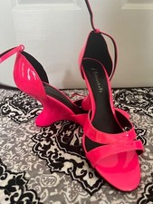 Fahrenheit Antigravity Sandals in Neon Pink Strappy Women's Size 8