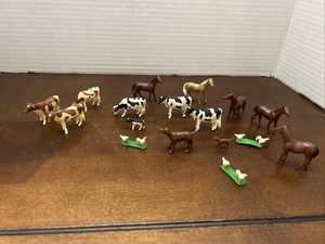 Ertl 1:64 Lot Of 17 Dairy Cows Horses Chickens for Farm Diorama Miniature Scene