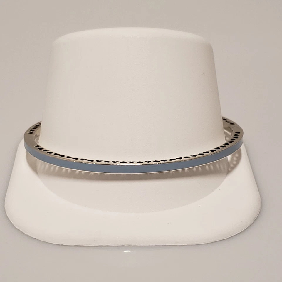 Brazalete Pandora Plata Esterlina Corazones Radiantes Azul Claro Esmalte 590537EN13 7.9" Foto 2 de 4