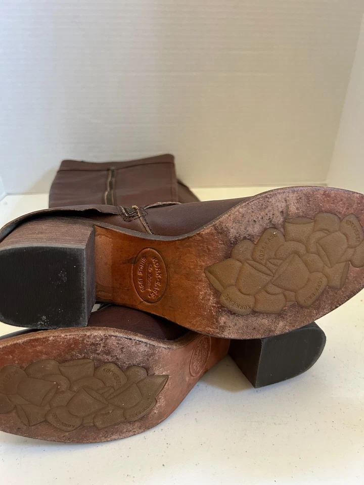 Hermosas Botas Altas de Cuero Marrón Kork-Ease con Tachuelas en el Exterior Talla 10/42 M/W Foto 3 de 4