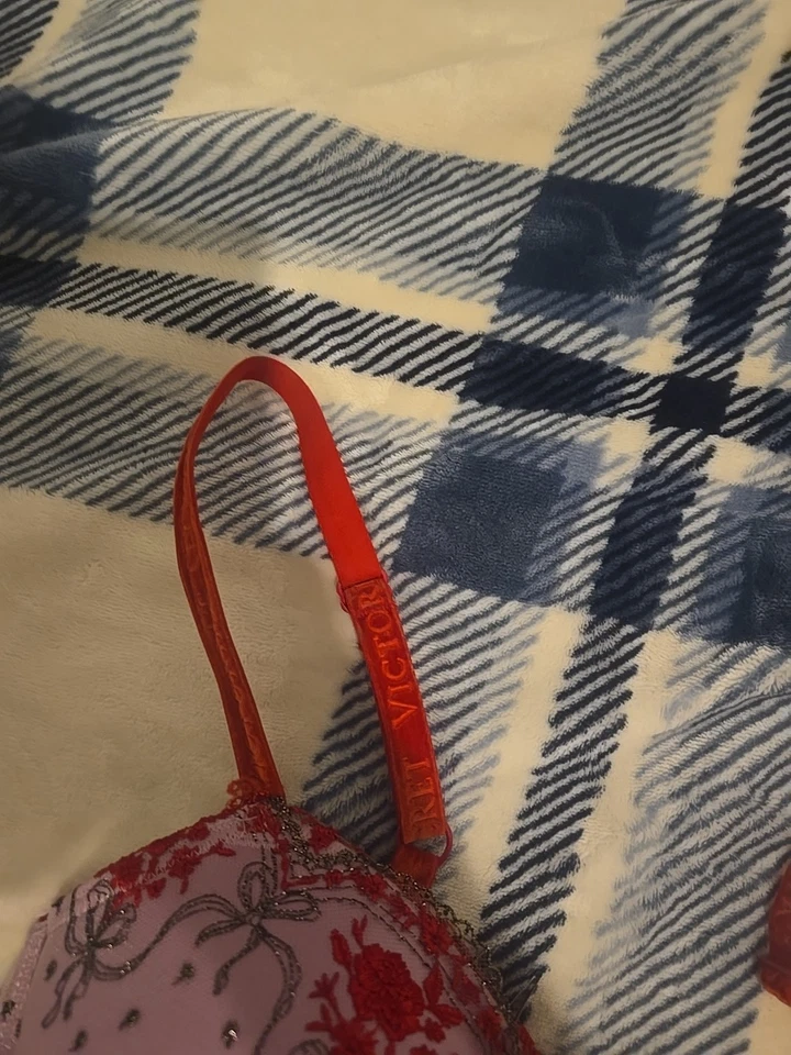 Victoria Secret Muy Sexy Push Up 38d Rosa Y Rojo  Foto 3 de 4