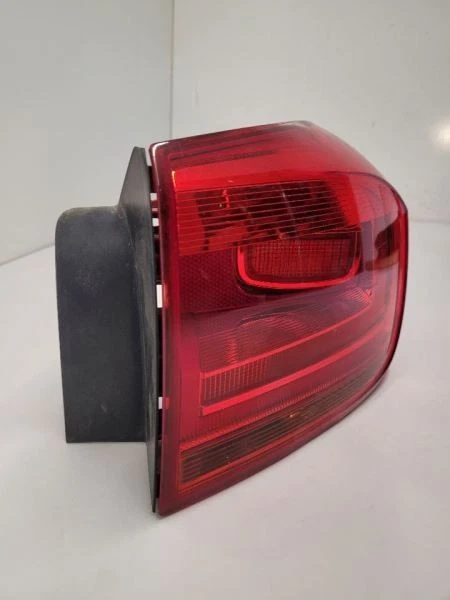 Luz trasera de pasajero derecha 12-18 VOLKSWAGEN TIGUAN VIN construida en Alemania con primer dígito Foto 3 de 4