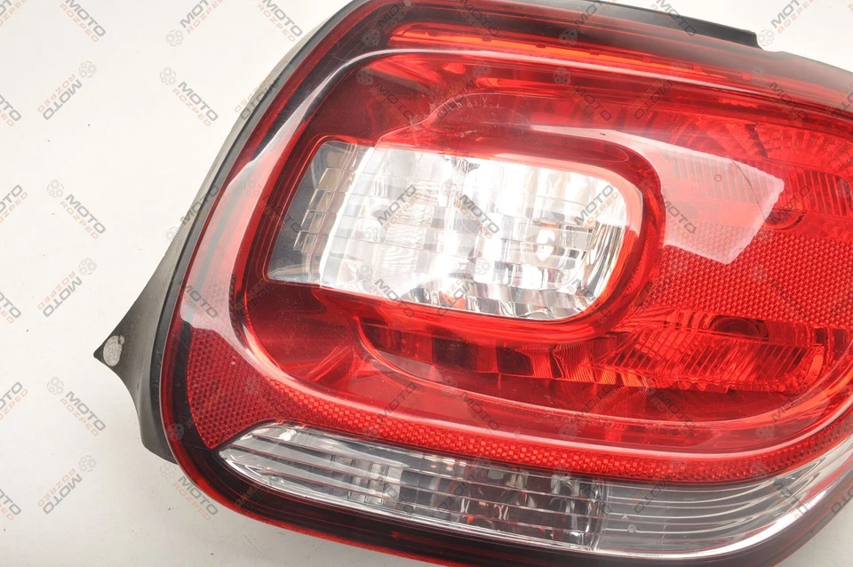 CITROEN DS3 1.6 HDi 92CV Luz Trasera Derecho 9676973380 - Imagen 2 de 4