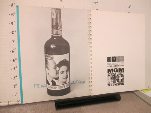 Publicité photo téléfilm MGM 1963 GRAND HANGOVER Van Johnson Elizabeth Taylor liqueur - Photo 2/2