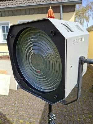 Elinchrom S35 Fresnel-Spot, gebraucht, funktioniert, nur Abholung in Krefeld