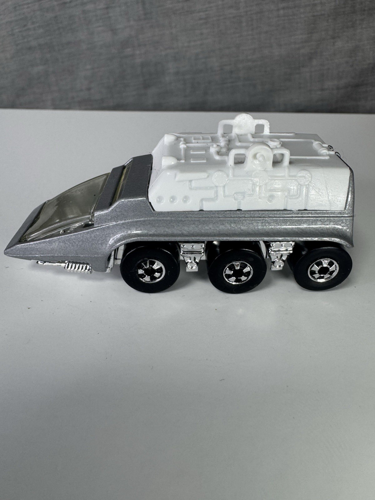 Picture 3 of 6