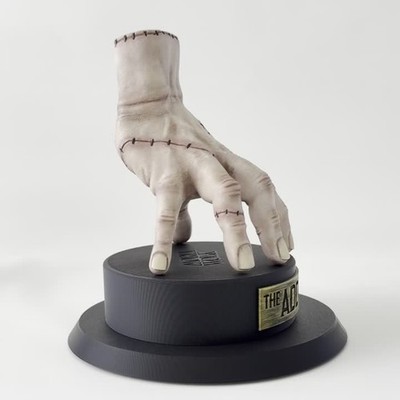 【William Adams】 透かしのビスケットスタンド 25cm Wednesday Addams hand | Wednesday Thing | Addams Family|Thing hand