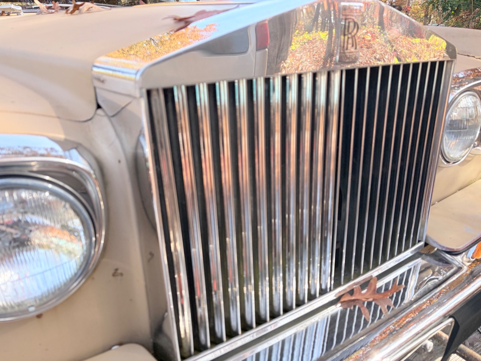 ROLLS ROYCE CORNICHE SHADOW BENTLEY LEFT FAIRING. WORLDS LARGEST USED INVENTORY