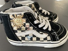 Vans Kleinkind Größe 22,  sehr guter Zustand, nur wenig getragen