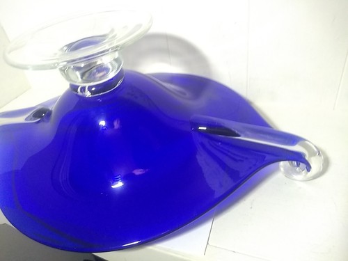 Hand Blown Cobalt Blue Glass Pedestal Centerpiece Bowl Dish Clear Glass Handles - Picture 6 of 9
