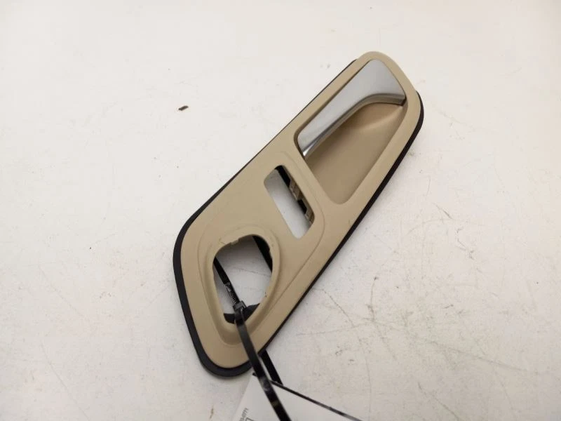 2009-2017 VOLKSWAGEN CC ПЕРЕДНИЙ ЛЕВЫЙ ПРИВОД ВНУТРЕННЯЯ ДВЕРНАЯ РУЧКА - Изображение 2 из 4