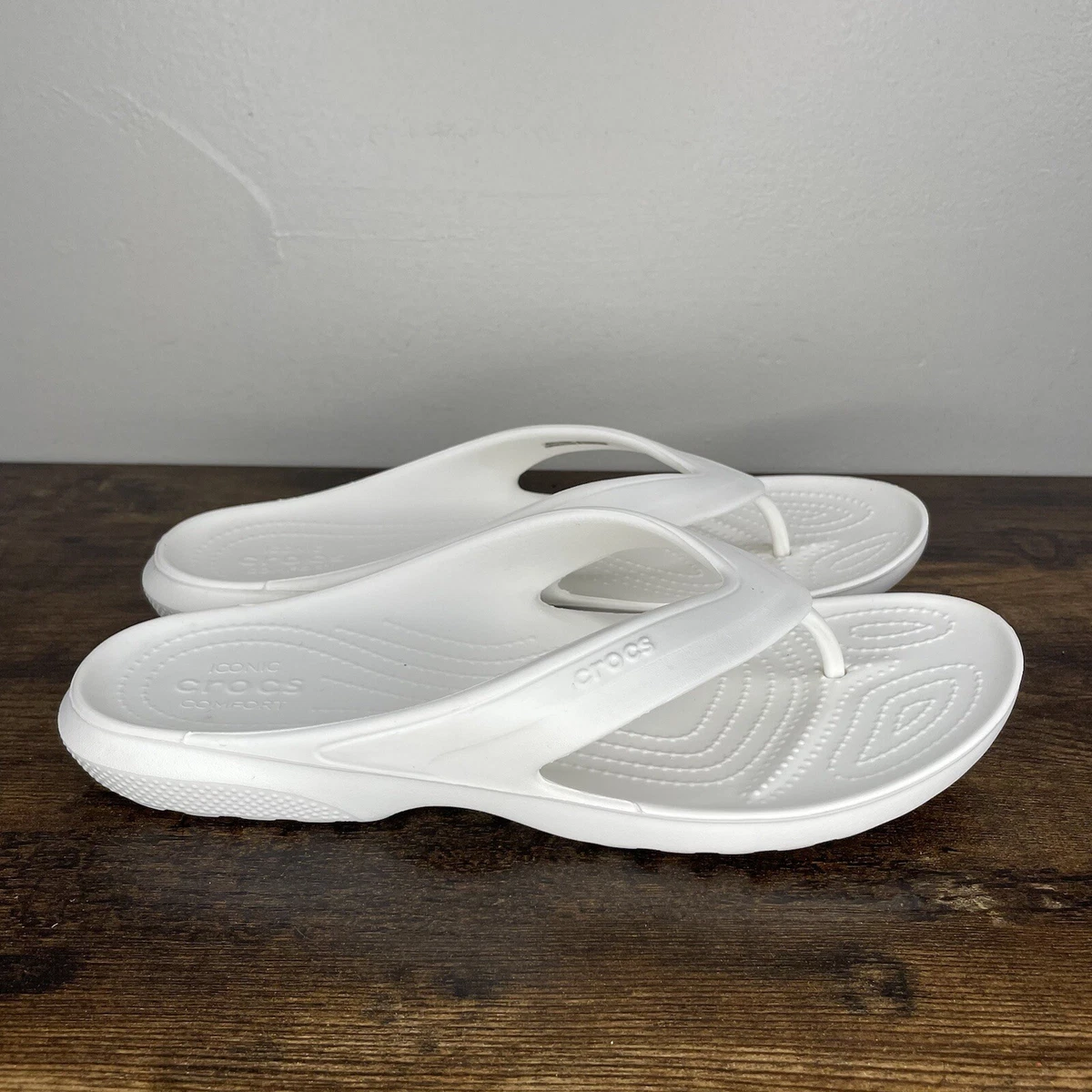 Crocs Men s 9 Women s 11 White Coast Flip Flop Flops Non Slip Sandals New NWOT