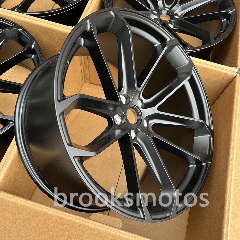 Full. Square Rims 21