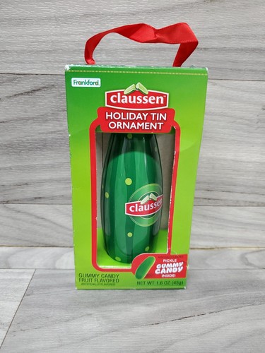 CLAUSSEN PICKLE HOLIDAY TIN ORNAMENT WITH GUMMY CANDY-FRANKFORD-NEW!