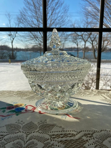 Vintage Mid Century Wexford Anchor Hocking Clear Pressed Glass Candy Dish w/lid