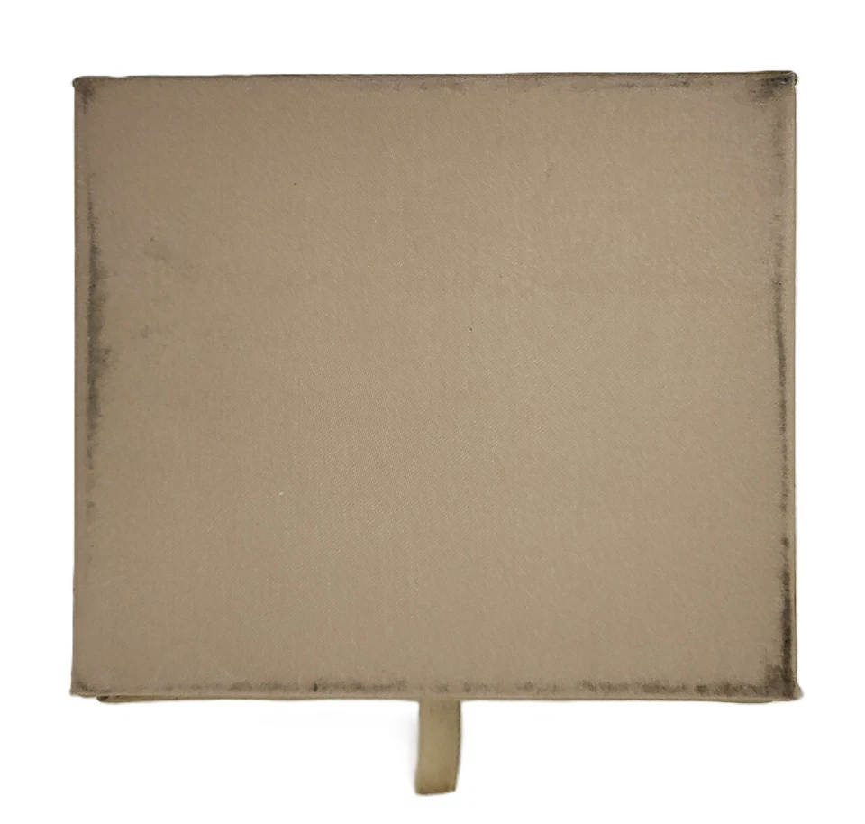 Caixa de cosméticos de viagem bronzeada Calvin Klein com espelho de maquiagem - Imagem 3 de 4