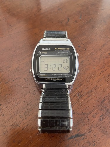 Vintage Casio 79QS-39 Universal Calendar Digital Watch Rare Collectible Japan