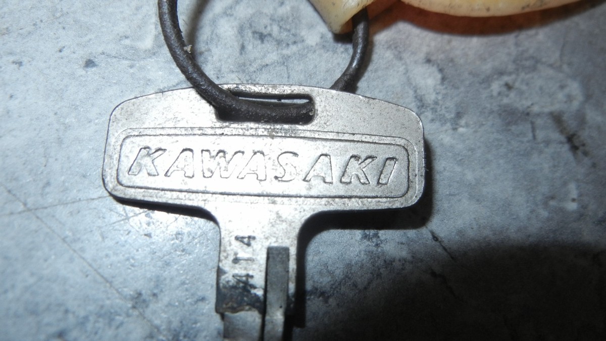 1974 KAWASAKI F7 175 IGNITION SWITCH STEERING AND HELMET LOCK WITH