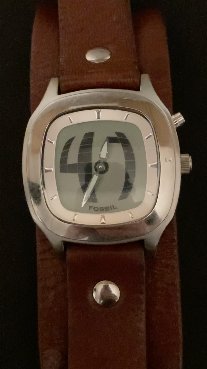 Fossil Big Tic Watch JR-8123 Works Great Has New Batteries Read