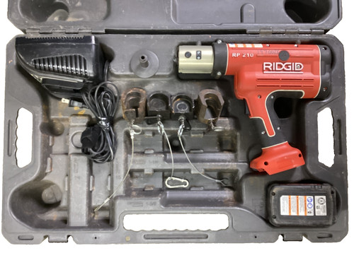 Ridgid RP 210 Press Tool Kit 4 PEX Jaws USED