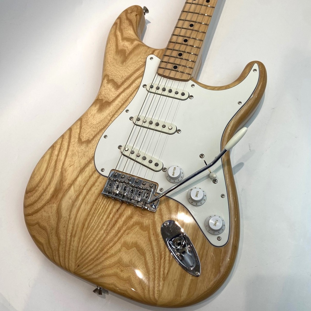 Fender Made in Japan Traditional 70s Stratocaster Maple Fin Electric Guitar Used