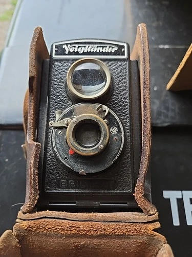 Vintage Voigtlander Focusing Brilliant Camera With Leather Case