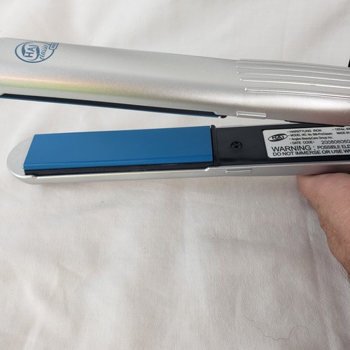 Plancha plana Nustik Hai Classic Pro Nano Turmalina Cerámica Neg Ion Tech funcionando - Imagen 12 de 16