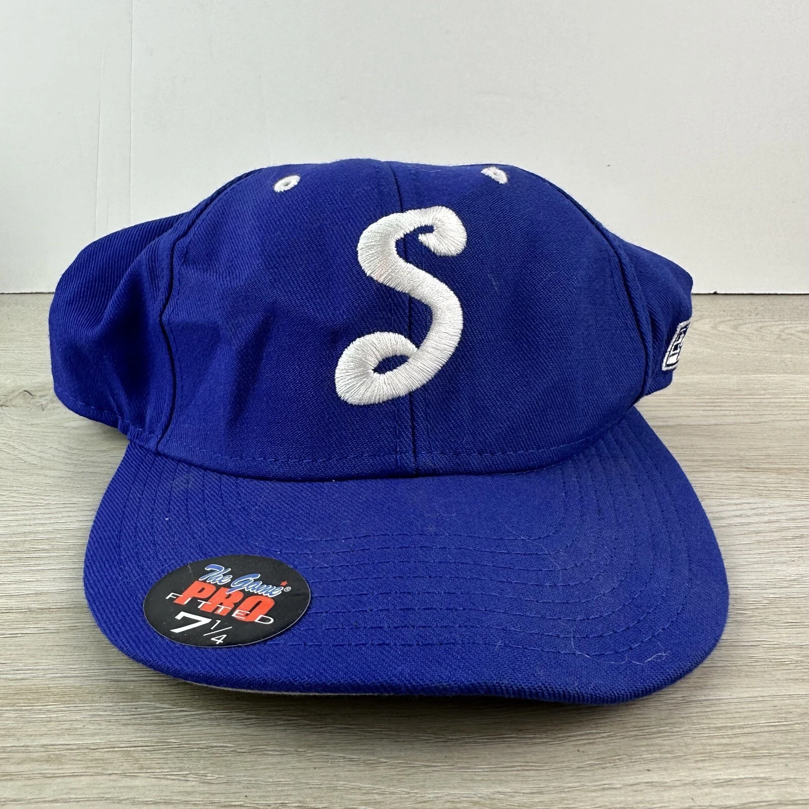 Chapeau de baseball ajusté bleu suprême 