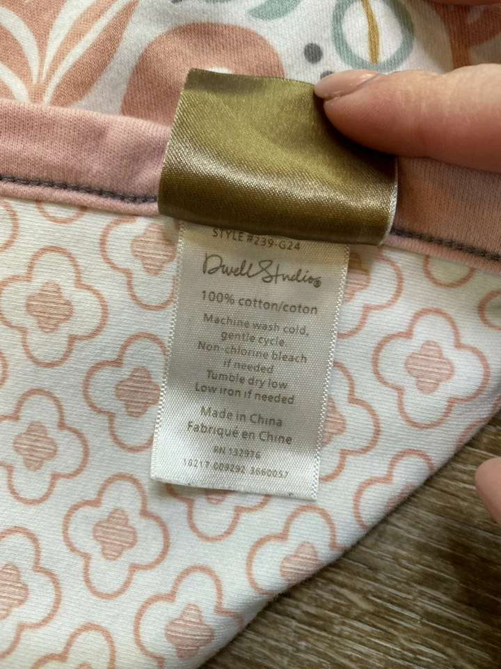 Cobertor de bebê Dwell Studio boêmio pavão estampa floral dupla face 100% algodão - Imagem 4 de 4