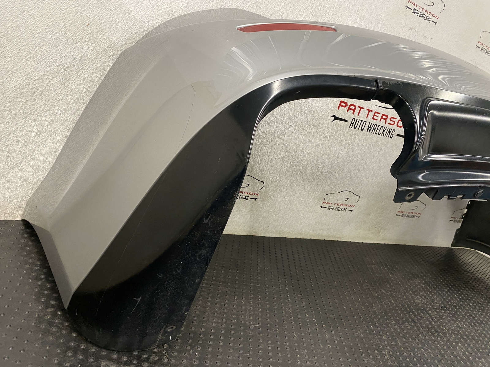 2014 MASERATI GHIBLI REAR BUMPER ASSEMBLY GRIGIO METALLO GRAY GRI