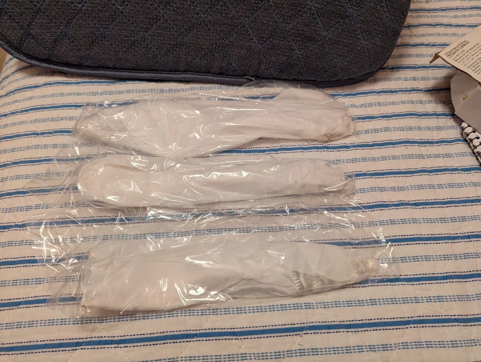 Christmas Holiday Design 3 Piece Silver Plated Flatware Serving Set New In Box - Image 2 of 2